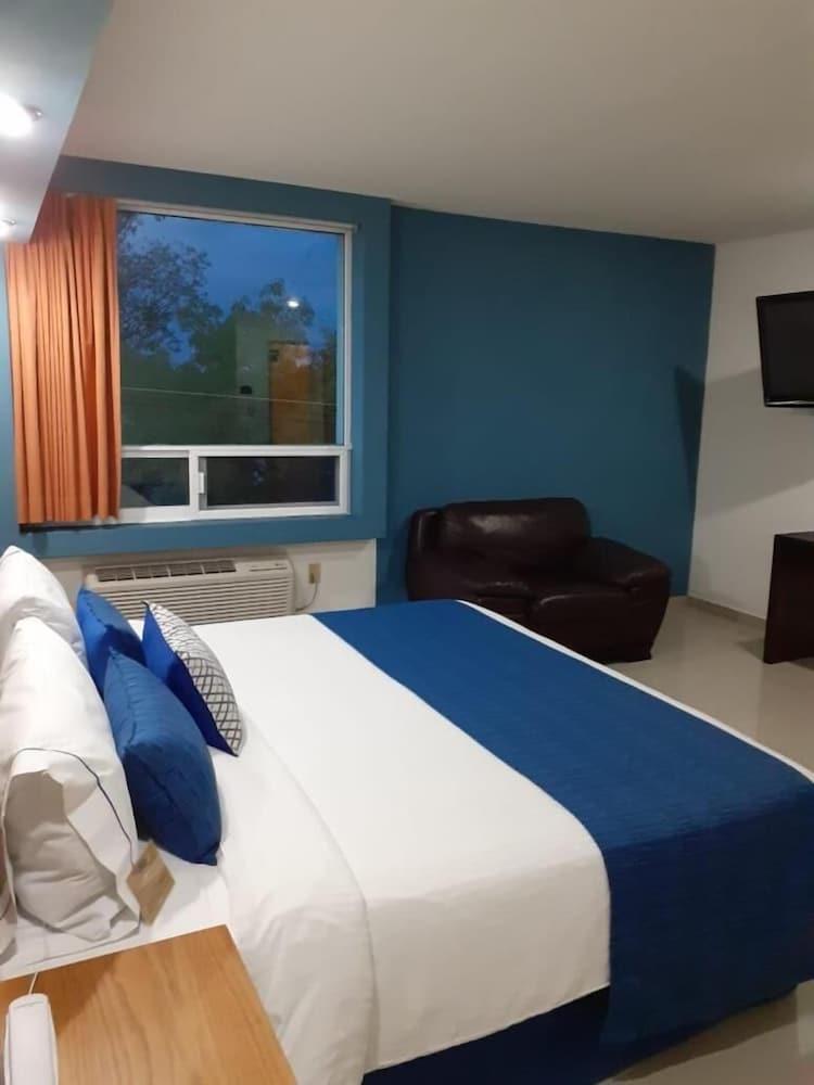 Hotel Ceo Морелия Екстериор снимка