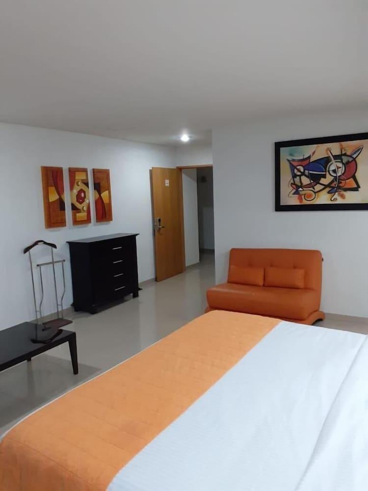 Hotel Ceo Морелия Екстериор снимка