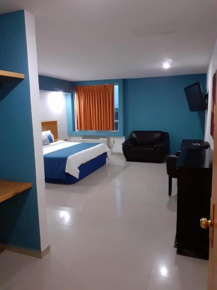 Hotel Ceo Морелия Екстериор снимка